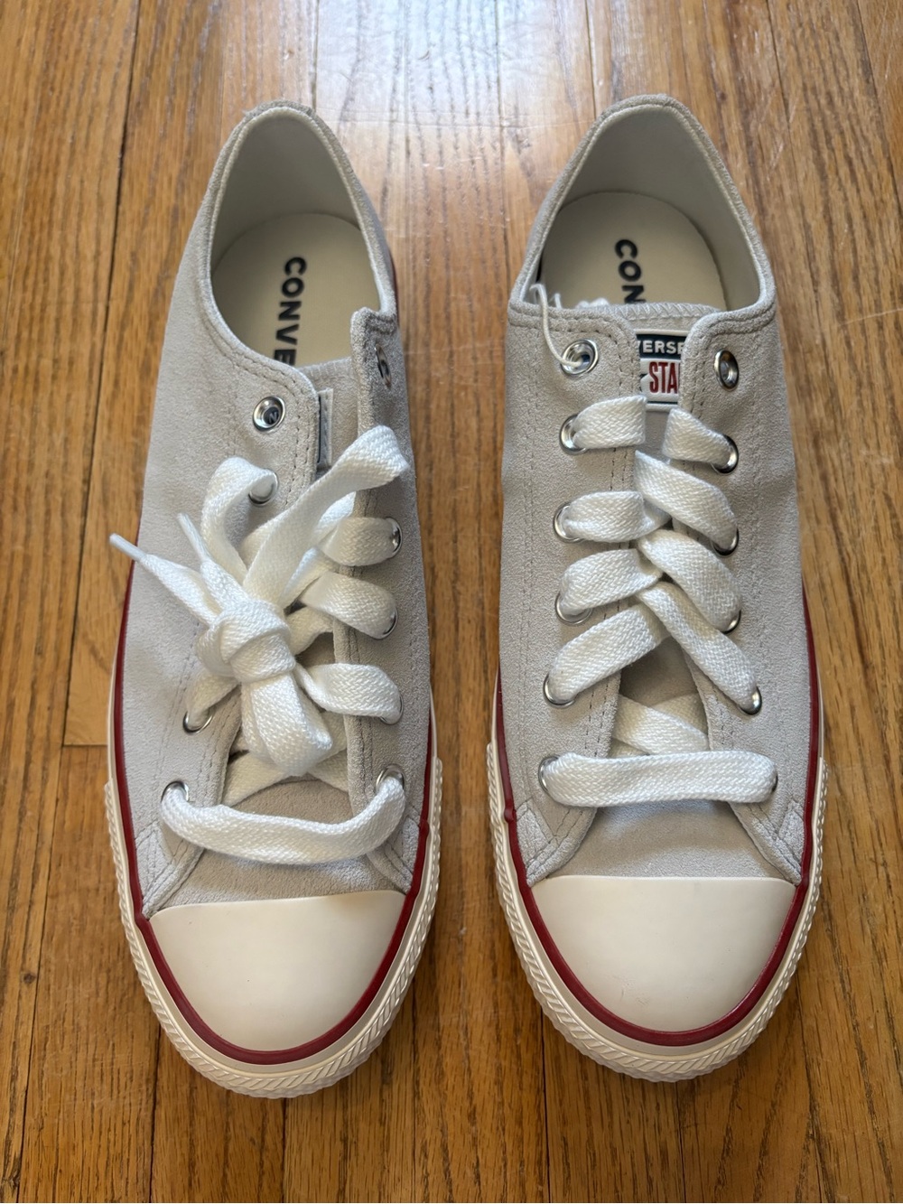 Men 8/Womens 10 Converse Chuck Taylor All Star Ox Trainers in Light Gray Suede